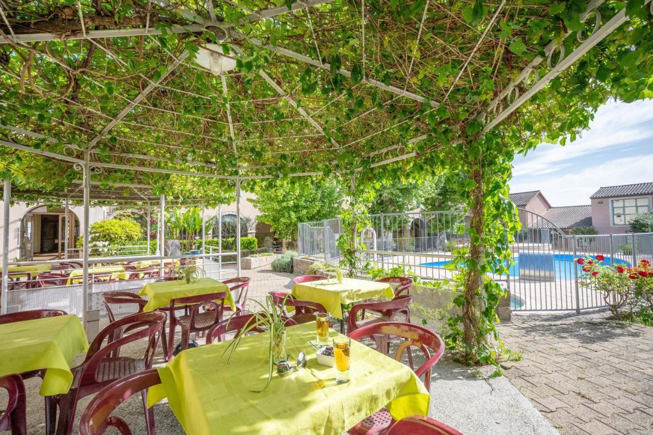 Отель Cap Ardeche Laurac-en-Vivarais Экстерьер фото